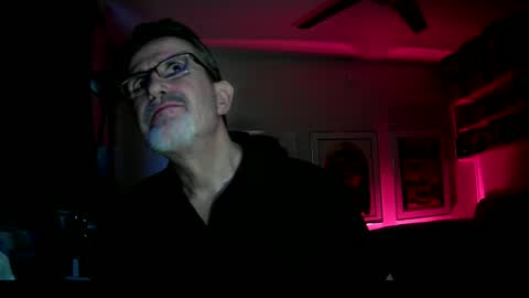 Snapshot of shrewtamer chatting on March 8, 2025, 4:39 pm shrewtamer online show from March 8, 2025, 4:39 pm