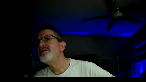 Snapshot of shrewtamer chatting on March 11, 2025, 3:37 am shrewtamer online show from March 11, 2025, 3:37 am