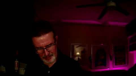 Snapshot of shrewtamer chatting on September 24, 2025, 4:38 am shrewtamer online show from September 24, 2025, 4:38 am