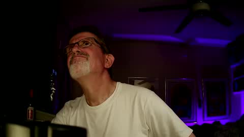 Snapshot of shrewtamer chatting on October 1, 2025, 2:06 am shrewtamer online show from October 1, 2025, 2:06 am