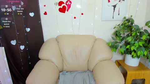 Snapshot of shy_kittenn chatting on May 7, 2026, 3:12 am shy_kittenn online show from May 7, 2026, 3:12 am
