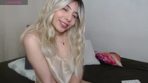 Kloe online show from November 5, 2025, 12:54 am