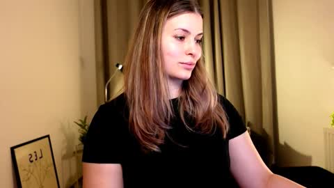 Snapshot of shy_nerd_babyy chatting on February 4, 2025, 11:16 am shy_nerd_babyy online show from February 4, 2025, 11:16 am