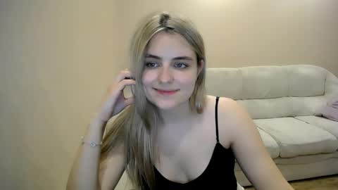 shy_sabrina_ online show from April 2, 2026, 8:39 pm