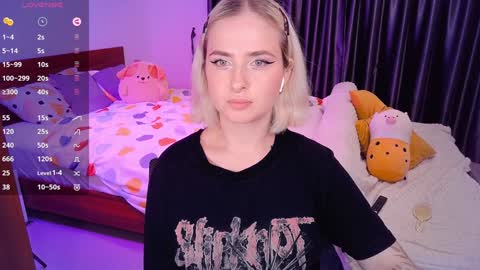 Snapshot of shyfoxxxy chatting on December 6, 2024, 3:55 pm Effie online show from December 6, 2024, 3:55 pm