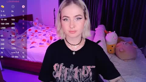 Snapshot of shyfoxxxy chatting on December 8, 2024, 9:57 am Effie online show from December 8, 2024, 9:57 am