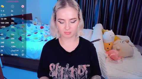 Snapshot of shyfoxxxy chatting on December 8, 2024, 6:28 pm Effie online show from December 8, 2024, 6:28 pm