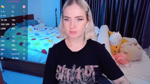 Snapshot of shyfoxxxy chatting on December 9, 2024, 8:22 am Effie online show from December 9, 2024, 8:22 am