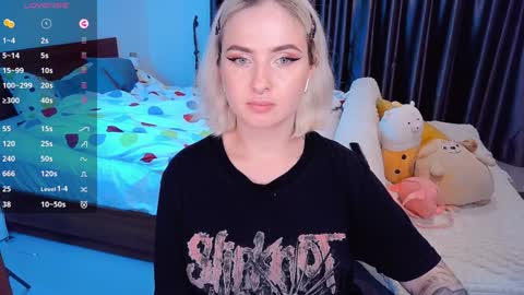 Snapshot of shyfoxxxy chatting on December 9, 2024, 12:51 pm Effie online show from December 9, 2024, 12:51 pm