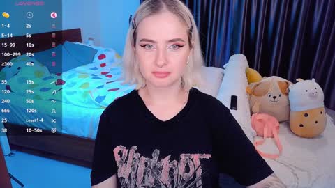 Snapshot of shyfoxxxy chatting on December 10, 2024, 7:58 am Effie online show from December 10, 2024, 7:58 am