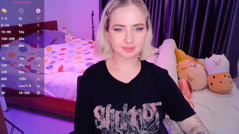 Snapshot of shyfoxxxy chatting on December 10, 2024, 5:55 pm Effie online show from December 10, 2024, 5:55 pm