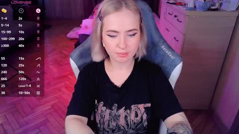 Snapshot of shyfoxxxy chatting on January 10, 2025, 12:47 pm Effie online show from January 10, 2025, 12:47 pm