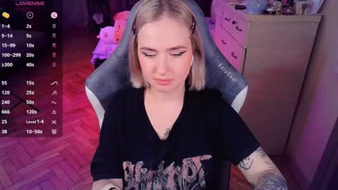 Snapshot of shyfoxxxy chatting on January 14, 2025, 5:45 pm Effie online show from January 14, 2025, 5:45 pm