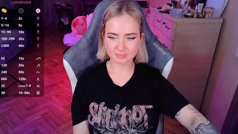 Snapshot of shyfoxxxy chatting on January 26, 2025, 10:24 pm Effie online show from January 26, 2025, 10:24 pm