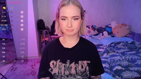 Snapshot of shyfoxxxy chatting on February 4, 2025, 1:13 am Effie online show from February 4, 2025, 1:13 am