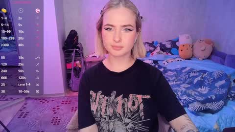 Snapshot of shyfoxxxy chatting on February 4, 2025, 7:33 pm Effie online show from February 4, 2025, 7:33 pm