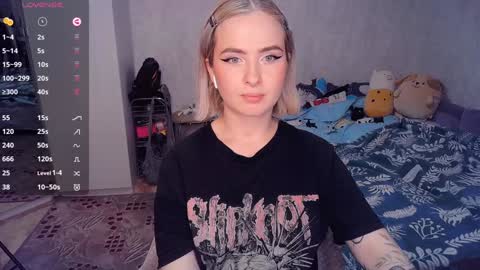 Snapshot of shyfoxxxy chatting on February 5, 2025, 5:31 pm Effie online show from February 5, 2025, 5:31 pm