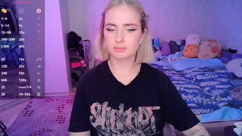 Snapshot of shyfoxxxy chatting on February 8, 2025, 7:49 pm Effie online show from February 8, 2025, 7:49 pm