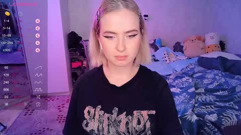 Snapshot of shyfoxxxy chatting on February 9, 2025, 12:52 pm Effie online show from February 9, 2025, 12:52 pm