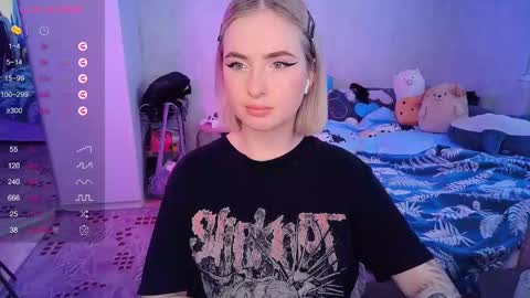 Snapshot of shyfoxxxy chatting on February 14, 2025, 9:56 am Effie online show from February 14, 2025, 9:56 am