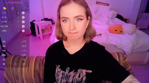 Snapshot of shyfoxxxy chatting on March 5, 2025, 5:18 pm Effie online show from March 5, 2025, 5:18 pm