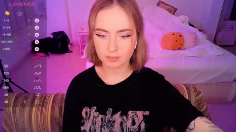 Snapshot of shyfoxxxy chatting on March 6, 2025, 11:03 am Effie online show from March 6, 2025, 11:03 am