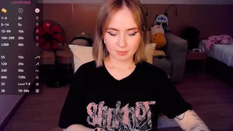 Snapshot of shyfoxxxy chatting on March 12, 2025, 6:55 pm Effie online show from March 12, 2025, 6:55 pm