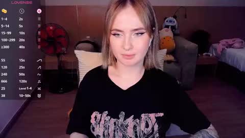 Snapshot of shyfoxxxy chatting on March 12, 2025, 10:17 pm Effie online show from March 12, 2025, 10:17 pm