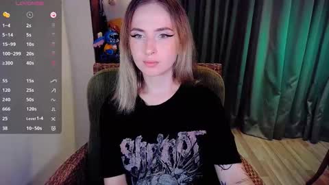 Snapshot of shyfoxxxy chatting on September 14, 2025, 8:02 am Effie online show from September 14, 2025, 8:02 am