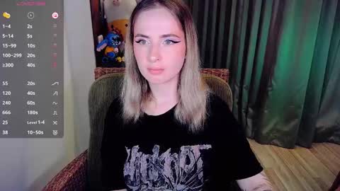 Snapshot of shyfoxxxy chatting on October 1, 2025, 5:57 am Effie online show from October 1, 2025, 5:57 am