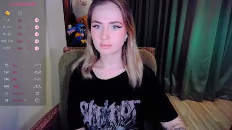 Snapshot of shyfoxxxy chatting on October 16, 2025, 7:09 am Effie online show from October 16, 2025, 7:09 am