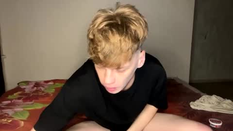 Snapshot of shyredstar chatting on December 19, 2024, 12:45 pm Tom and Betty online show from December 19, 2024, 12:45 pm