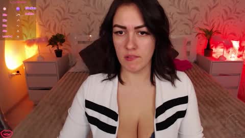 Snapshot of shyyswallow chatting on February 26, 2026, 7:35 pm Mila online show from February 26, 2026, 7:35 pm