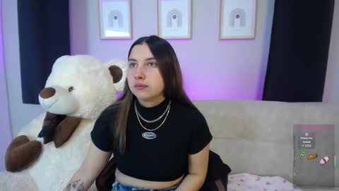 Snapshot of sia_wattson chatting on February 7, 2026, 10:57 pm Sia online show from February 7, 2026, 10:57 pm