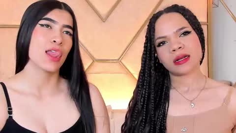 Snapshot of siara_lewis_ chatting on December 18, 2025, 11:00 pm Siara and Zoe tattoo online show from December 18, 2025, 11:00 pm