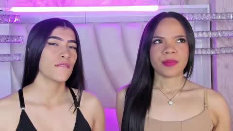 Snapshot of siara_lewis_ chatting on April 7, 2026, 12:22 am Siara and Zoe tattoo online show from April 7, 2026, 12:22 am