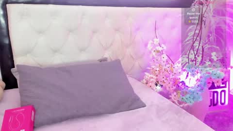Snapshot of siena_fox chatting on April 4, 2026, 7:11 pm Siena online show from April 4, 2026, 7:11 pm