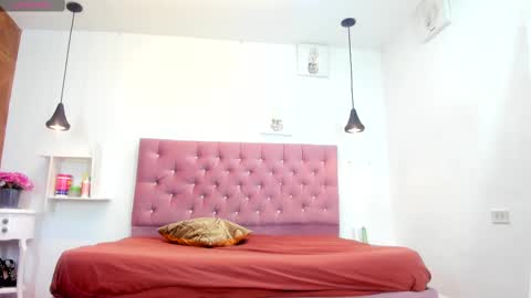 sienna_glow online show from September 16, 2025, 12:28 pm