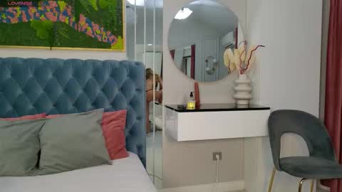 Sienna online show from February 4, 2026, 5:24 am