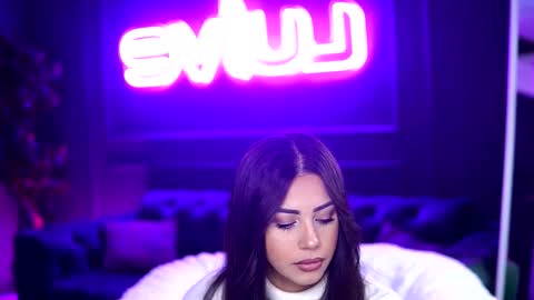 Sienna online show from November 6, 2025, 10:05 am