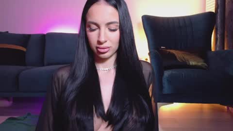 Sienna online show from April 5, 2026, 8:17 pm