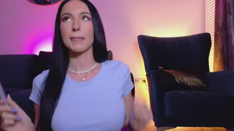 Sienna online show from May 6, 2026, 8:03 pm