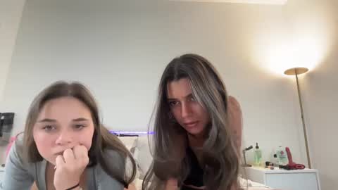 Snapshot of siensky chatting on July 22, 2026, 9:17 pm Sienna online show from July 22, 2026, 9:17 pm