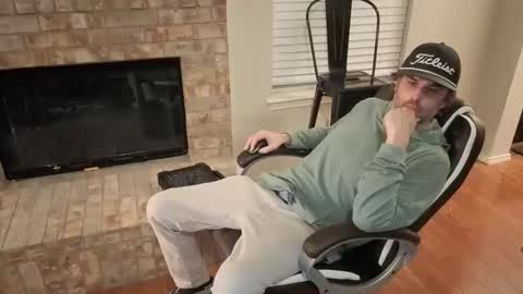 Snapshot of sigmaslayer chatting on February 14, 2026, 11:07 am sigmaslayer online show from February 14, 2026, 11:07 am