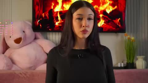 Eva  online show from April 5, 2026, 11:29 am