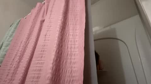 Snapshot of sikwitit625 chatting on February 20, 2025, 4:28 am Cdub625 online show from February 20, 2025, 4:28 am