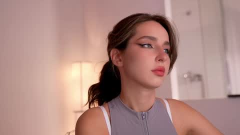 Snapshot of silent_chill chatting on January 10, 2025, 10:39 am Chilli online show from January 10, 2025, 10:39 am