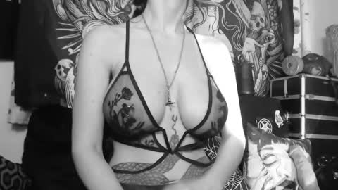 Snapshot of silentmary chatting on May 8, 2026, 10:26 pm Allmylinkssilentmary666 online show from May 8, 2026, 10:26 pm