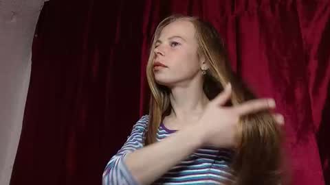 JULIANA online show from April 5, 2026, 8:28 pm