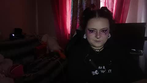 Snapshot of silkyscent chatting on September 9, 2025, 11:54 am silkyscent online show from September 9, 2025, 11:54 am